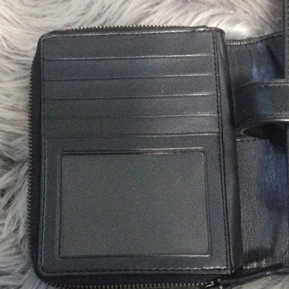 Coach woman’s trifold leather black wallet - Picture 3 of 7